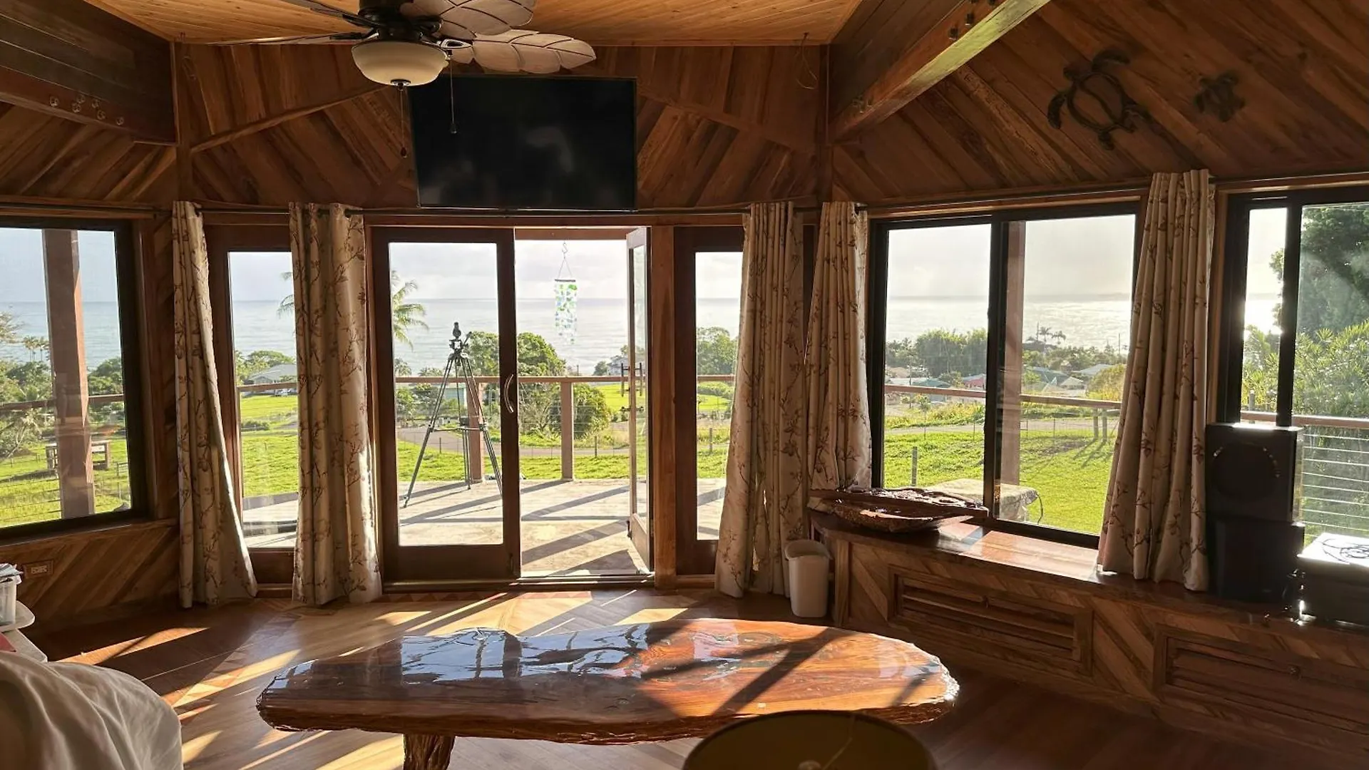 Hawaii Magic Skies Farmstay Paukaa Bed & Breakfast