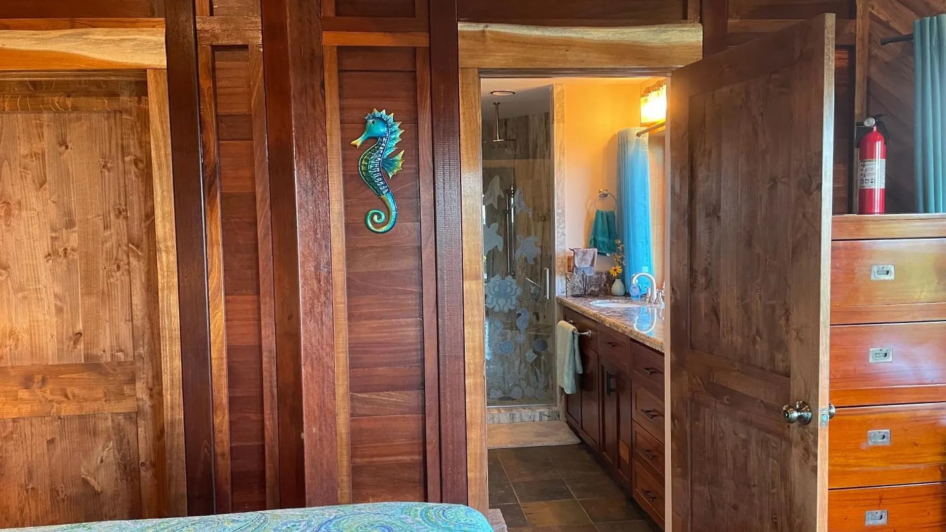 Hawaii Magic Skies Farmstay Paukaa Bed & Breakfast